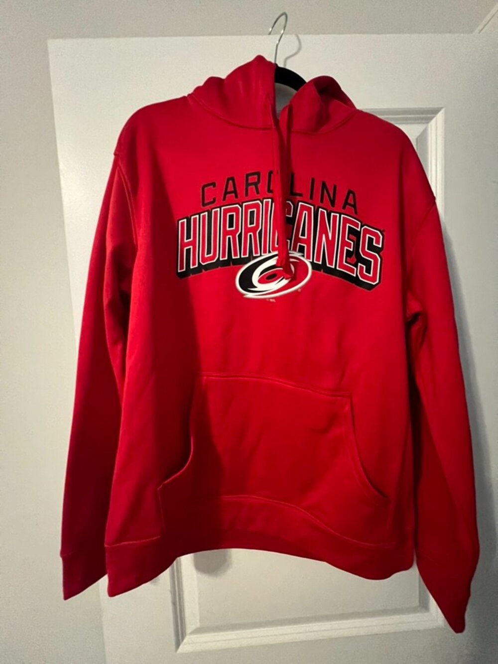 NWT Champion Carolina Hurricanes Red Pullover Hoodie - Men’s Medium